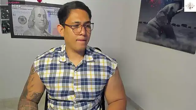 Colton Massif online show from November 13, 2025, 11:52 pm