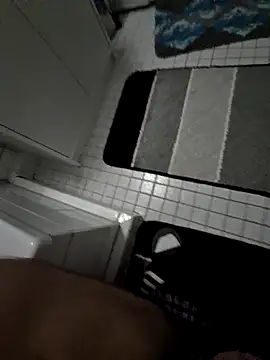 Snapshot of Reneamk chatting on April 5, 2026, 8:04 pm Reneamk online show from April 5, 2026, 8:04 pm