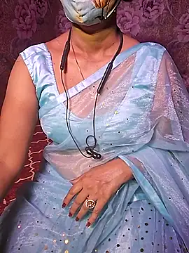 Snapshot of XBHUUME chatting on November 13, 2025, 5:06 pm XBHUUME online show from November 13, 2025, 5:06 pm