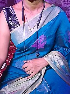 Snapshot of XBHUUME chatting on November 14, 2025, 5:27 pm XBHUUME online show from November 14, 2025, 5:27 pm