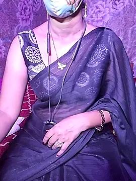 Snapshot of XBHUUME chatting on November 17, 2025, 4:33 pm XBHUUME online show from November 17, 2025, 4:33 pm