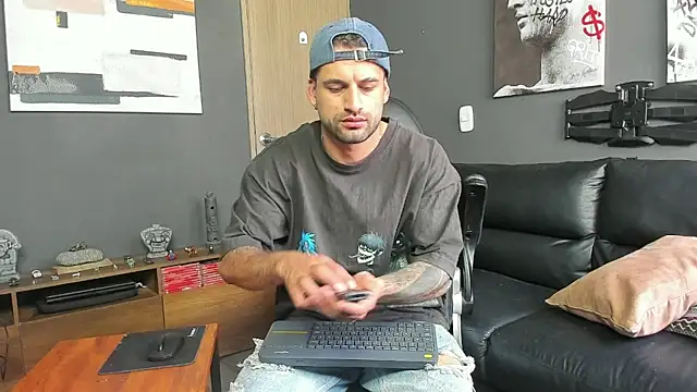 Davevilboy online show from November 11, 2025, 12:33 pm