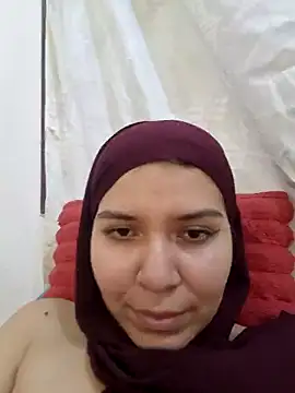 Snapshot of MatchedEyebrow chatting on February 3, 2025, 11:58 pm MatchedEyebrow online show from February 3, 2025, 11:58 pm