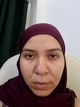 Snapshot of MatchedEyebrow chatting on February 19, 2025, 2:44 pm MatchedEyebrow online show from February 19, 2025, 2:44 pm