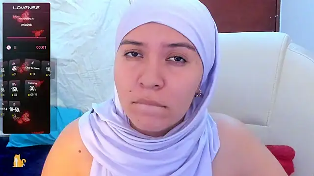 Snapshot of MatchedEyebrow chatting on February 2, 2025, 11:42 pm MatchedEyebrow online show from February 2, 2025, 11:42 pm