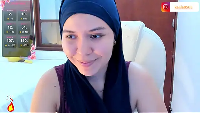 Snapshot of MatchedEyebrow chatting on November 12, 2025, 9:29 pm MatchedEyebrow online show from November 12, 2025, 9:29 pm