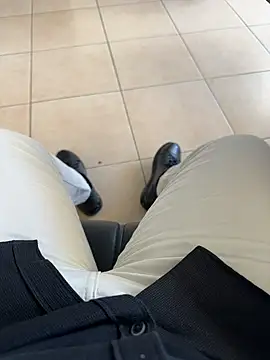 S2kicibey06 online show from March 22, 2025, 8:29 am