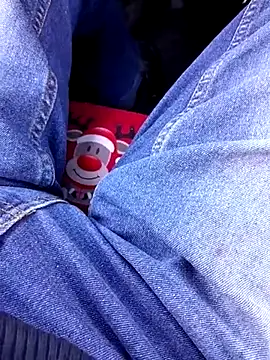 feet toes online show from March 8, 2025, 11:16 am