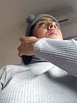 Molly newman6 online show from January 10, 2026, 12:22 pm