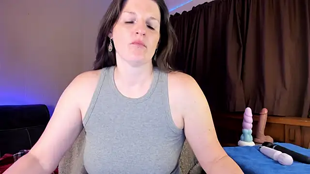 Kelly Carolina online show from November 27, 2025, 10:59 am