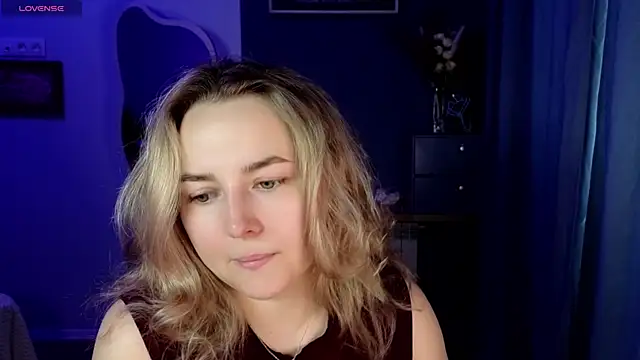 Snapshot of Mira_Mermayd chatting on May 15, 2026, 1:03 am Mira Mermayd online show from May 15, 2026, 1:03 am