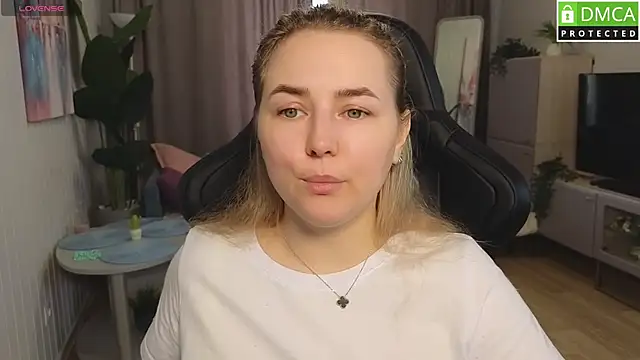 Snapshot of Mira_Mermayd chatting on April 25, 2026, 1:19 am Mira Mermayd online show from April 25, 2026, 1:19 am