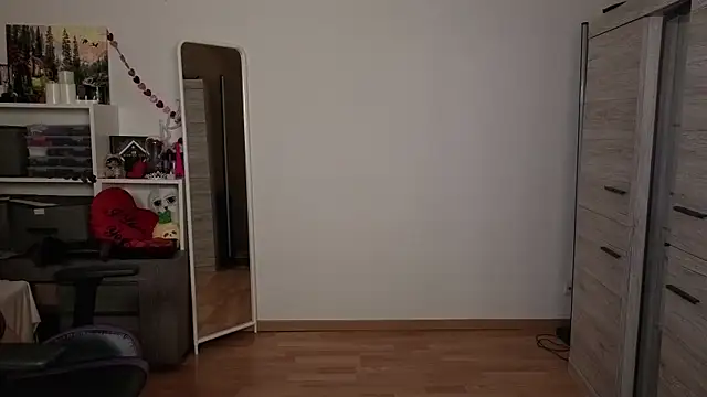 TinniAngel online show from February 9, 2026, 7:01 pm