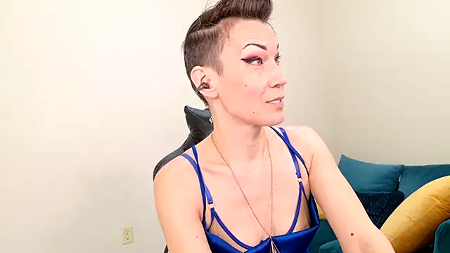 Snapshot of EveEnigma chatting on February 5, 2025, 1:54 pm EveEnigma online show from February 5, 2025, 1:54 pm