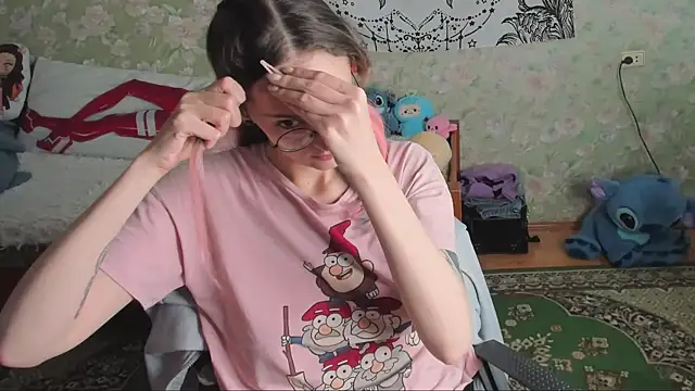 Snapshot of Cutie_Adelia chatting on October 27, 2025, 7:42 am Cutie Adelia online show from October 27, 2025, 7:42 am