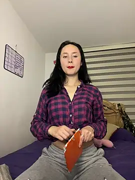 Snapshot of bellaa-w chatting on December 22, 2024, 12:17 am bellaa-w online show from December 22, 2024, 12:17 am