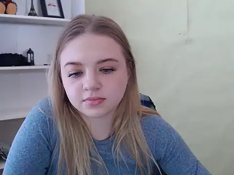 CrazyGloria online show from February 8, 2025, 9:24 am