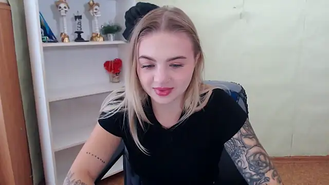 CrazyGloria online show from September 19, 2025, 5:33 am