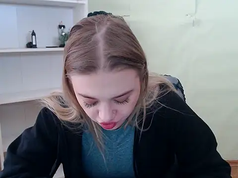 CrazyGloria online show from February 22, 2025, 6:28 am