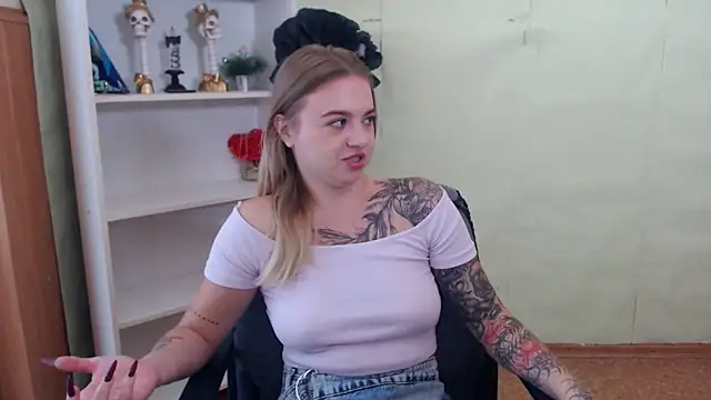 CrazyGloria online show from September 21, 2025, 5:34 am