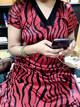 Snapshot of Diya_143 chatting on November 27, 2025, 7:25 pm Diya 143 online show from November 27, 2025, 7:25 pm