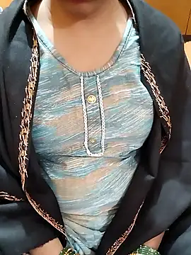 Snapshot of Diya_143 chatting on December 4, 2025, 6:56 am Diya 143 online show from December 4, 2025, 6:56 am