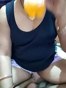 Snapshot of Diya_143 chatting on July 4, 2026, 5:39 pm Diya 143 online show from July 4, 2026, 5:39 pm