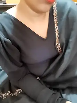 Snapshot of Diya_143 chatting on November 30, 2025, 8:48 am Diya 143 online show from November 30, 2025, 8:48 am