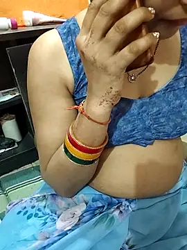 Snapshot of Diya_143 chatting on April 17, 2026, 6:22 pm Diya 143 online show from April 17, 2026, 6:22 pm
