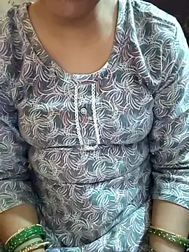 Snapshot of Diya_143 chatting on December 21, 2025, 4:36 am Diya 143 online show from December 21, 2025, 4:36 am