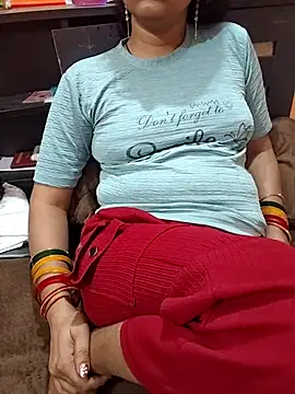 Snapshot of Diya_143 chatting on April 18, 2026, 6:49 am Diya 143 online show from April 18, 2026, 6:49 am