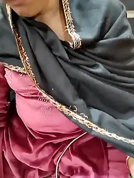 Snapshot of Diya_143 chatting on November 26, 2025, 7:14 pm Diya 143 online show from November 26, 2025, 7:14 pm