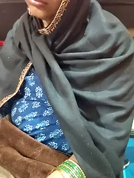 Snapshot of Diya_143 chatting on December 19, 2025, 8:00 pm Diya 143 online show from December 19, 2025, 8:00 pm