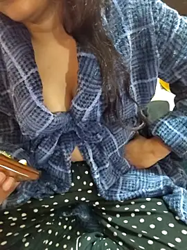 Snapshot of Diya_143 chatting on December 17, 2025, 7:30 pm Diya 143 online show from December 17, 2025, 7:30 pm