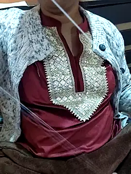 Snapshot of Diya_143 chatting on January 15, 2026, 7:34 am Diya 143 online show from January 15, 2026, 7:34 am