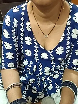 Snapshot of Diya_143 chatting on April 21, 2026, 7:09 pm Diya 143 online show from April 21, 2026, 7:09 pm