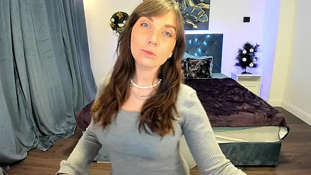StacyTigerr online show from December 28, 2024, 7:54 pm