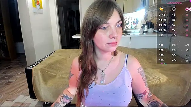 StacyTigerr online show from November 26, 2025, 4:29 pm