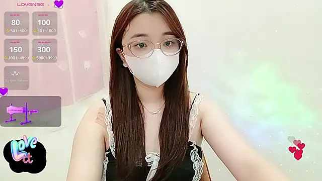littlecn online show from October 3, 2025, 12:06 pm
