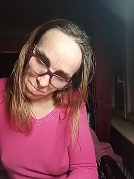 Snapshot of Dettybitch40 chatting on December 17, 2025, 4:23 pm Dettybitch40 online show from December 17, 2025, 4:23 pm