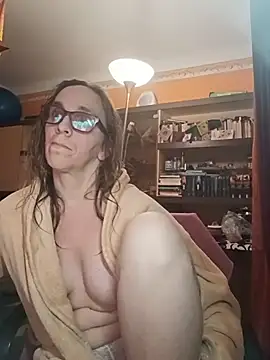 Dettybitch40 online show from November 15, 2025, 7:07 pm