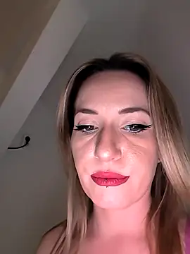 GangBangKitty online show from May 4, 2026, 4:32 pm
