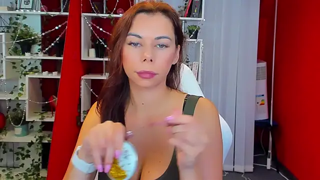 KateCloud online show from November 5, 2025, 4:43 pm