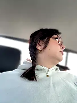 nativepumpkin95 online show from October 17, 2025, 7:37 pm