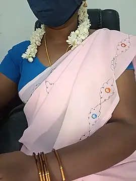 Snapshot of Tamil-hotwife chatting on May 28, 2026, 4:57 pm Tamil-hotwife online show from May 28, 2026, 4:57 pm