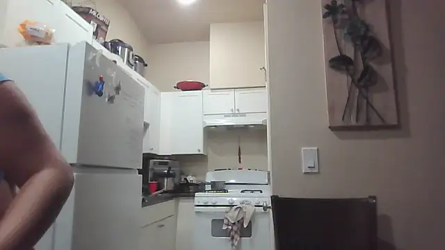 bootiebby online show from November 11, 2025, 3:45 am