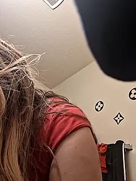 bootiebby online show from October 7, 2025, 6:58 am