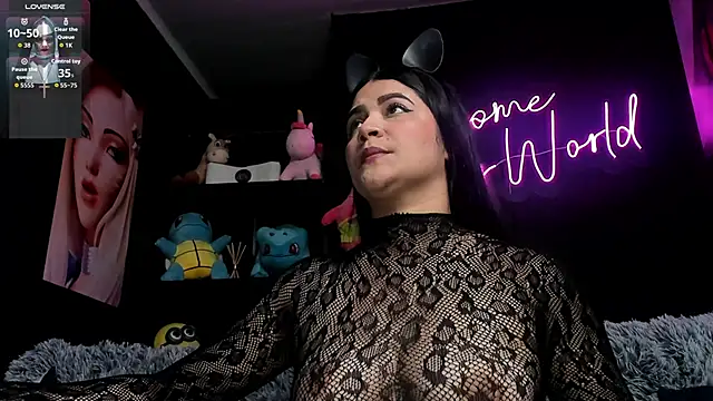 Emilyjhonson 01 online show from October 18, 2025, 1:02 pm