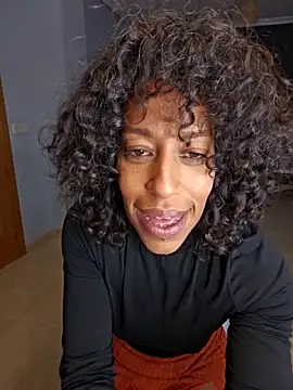 Snapshot of Goldenlace chatting on October 27, 2025, 5:14 pm Goldenlace online show from October 27, 2025, 5:14 pm