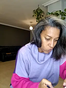 Snapshot of Goldenlace chatting on December 18, 2025, 6:01 pm Goldenlace online show from December 18, 2025, 6:01 pm